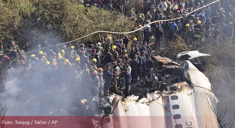 nepal avion.jpg